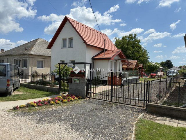 Eladó családi ház, Ráckeresztúron 68 M Ft, 1 szobás