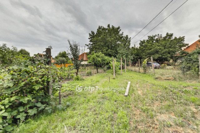 Eladó családi ház, Makláron 34.9 M Ft, 2 szobás