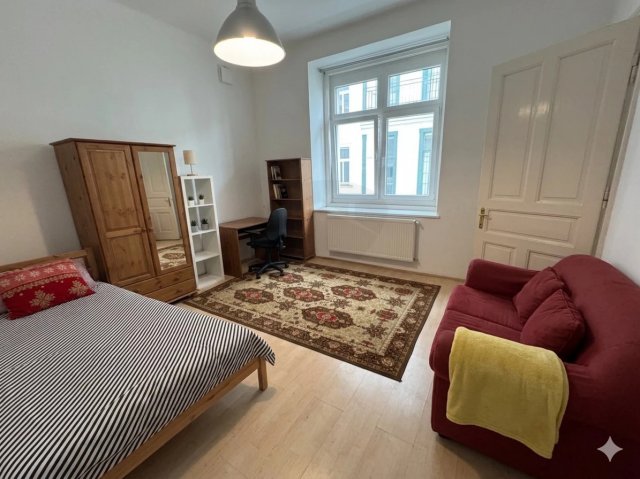 Eladó téglalakás, Budapesten, VI. kerületben 80 M Ft, 2 szobás