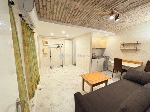 Eladó téglalakás, Budapesten, VI. kerületben, Teréz körúton