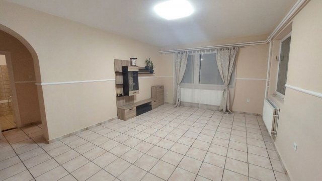 Eladó téglalakás, Ercsiben 28 M Ft, 2 szobás