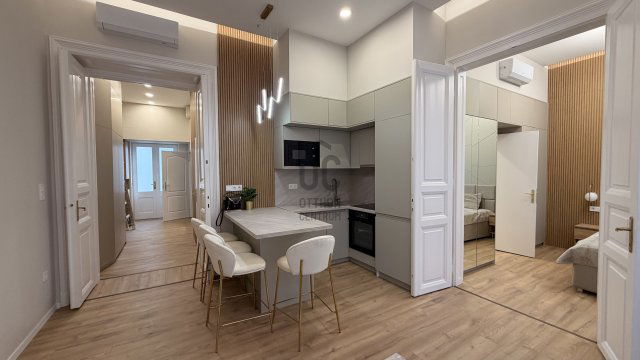 Eladó téglalakás, Budapesten, VI. kerületben 157.9 M Ft