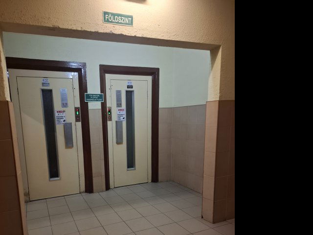 Eladó panellakás, Debrecenben 48.99 M Ft, 1+1 szobás