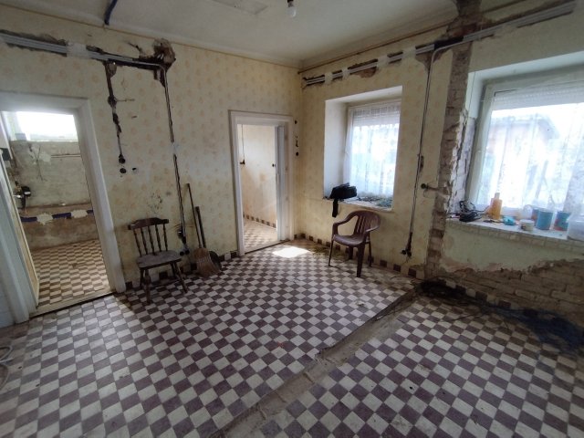 Eladó téglalakás, Hatvanban 22 M Ft, 2 szobás