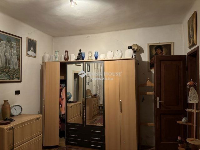 Eladó családi ház, Dunaharasztin 180 M Ft, 6 szobás