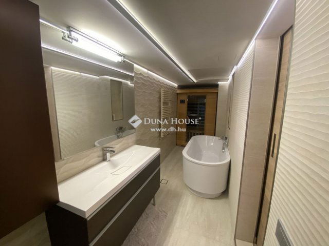 Eladó téglalakás, Budapesten, V. kerületben 195 M Ft, 3 szobás