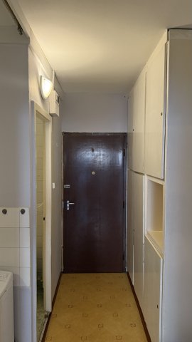 Eladó panellakás, Tatabányán 29.3 M Ft, 1 szobás