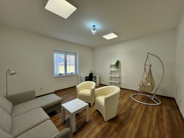 Kiadó téglalakás, albérlet, Pécsett, Toldi Miklós utcában