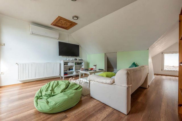 Eladó családi ház, Velencén 179.9 M Ft, 4 szobás