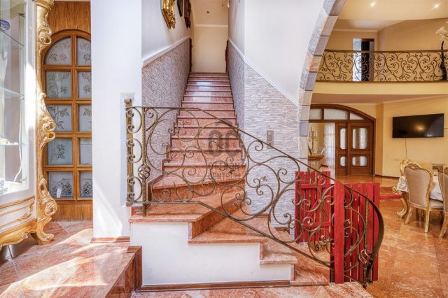 Eladó családi ház, Budapesten, XVII. kerületben 240 M Ft