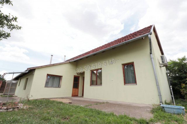 Eladó családi ház, Orosházán 22.9 M Ft, 2 szobás