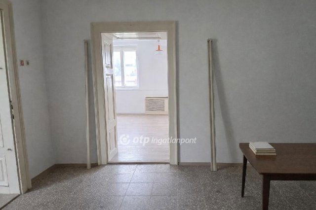 Eladó családi ház, Kunhegyesen 15 M Ft, 2 szobás