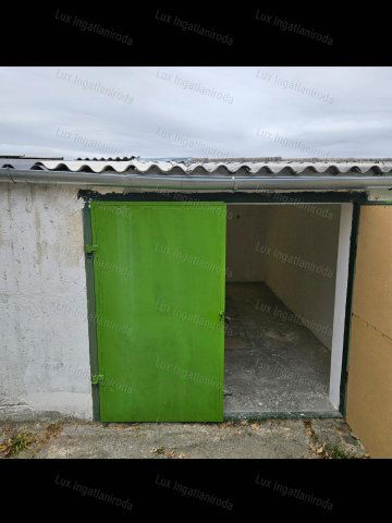 Eladó garázs, Oroszlányban 4.9 M Ft / költözzbe.hu