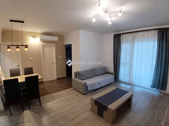 Eladó téglalakás, Bicskén 49.5 M Ft, 2 szobás