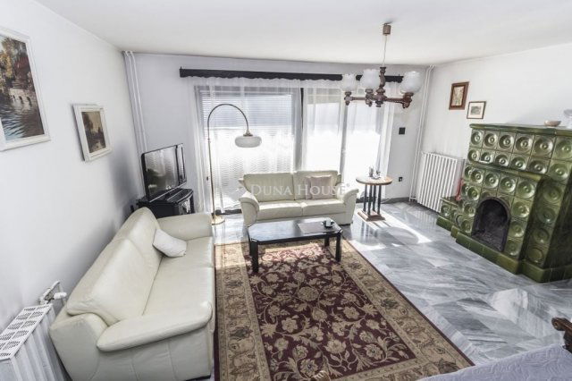 Eladó családi ház, Szombathelyen 99 M Ft, 6 szobás