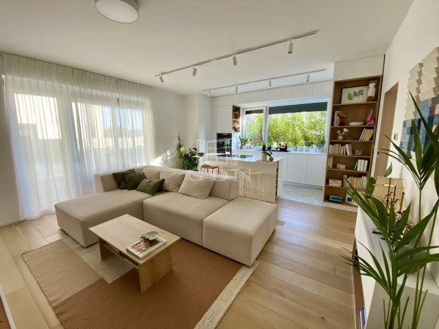 Eladó téglalakás, Érden 109.7 M Ft, 2+1 szobás