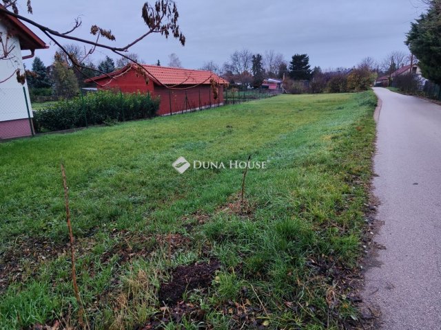 Eladó telek, Kápolnásnyéken 27.5 M Ft / költözzbe.hu