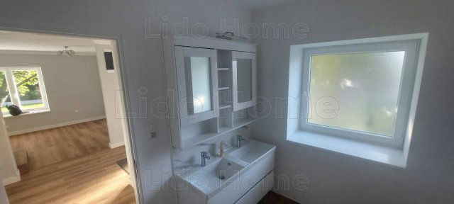 Eladó családi ház, Hévízen 119.9 M Ft, 3 szobás