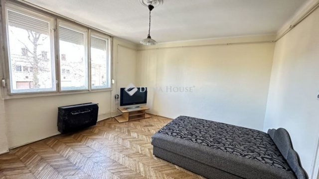 Eladó téglalakás, Kecskeméten 36 M Ft, 1 szobás