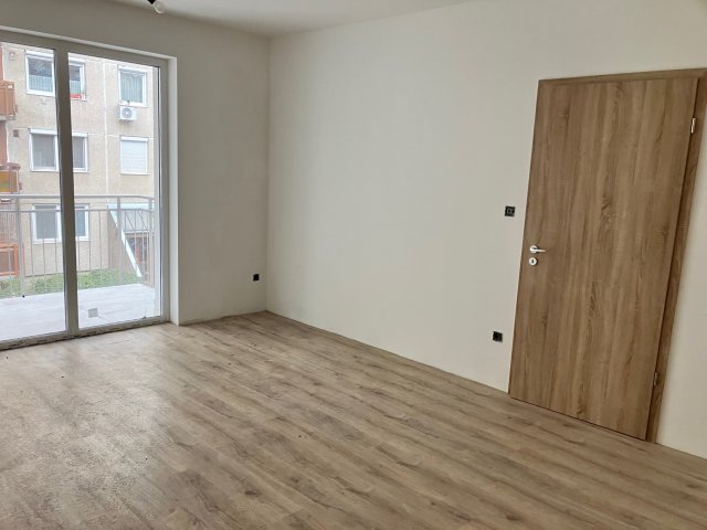Eladó téglalakás, Budapesten, XIX. kerületben, Városház téren