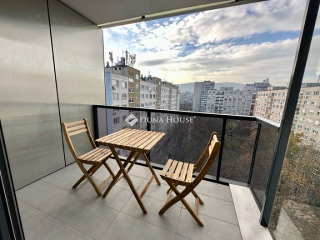 Eladó téglalakás, Budapesten, III. kerületben, Folyamőr utcában