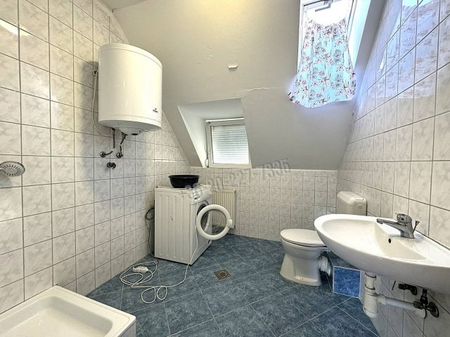 Eladó családi ház, Szigetszentmiklóson 94.9 M Ft, 5 szobás