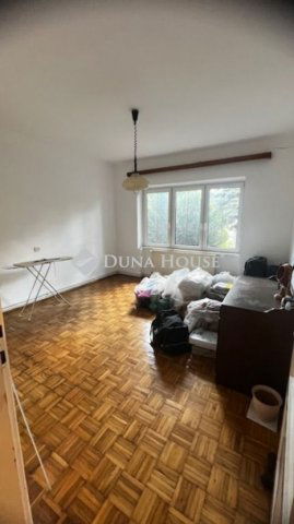 Eladó családi ház, Sárbogárdon 65.9 M Ft, 5 szobás