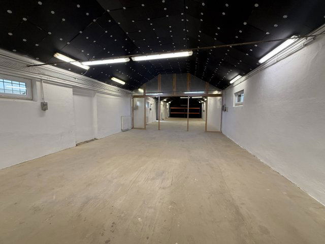 Kiadó ipari ingatlan, Pomázon 490 E Ft / hó