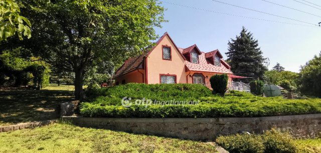 Eladó családi ház, Badacsonytomajon 199.99 M Ft, 5 szobás