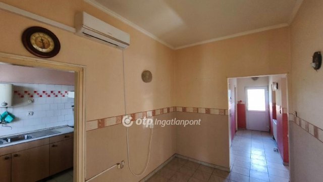 Eladó családi ház, Délegyházán 89.9 M Ft, 4+2 szobás