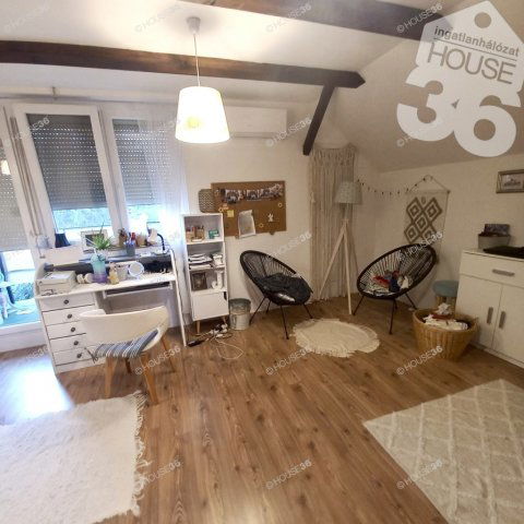 Eladó családi ház, Helvécián 89.99 M Ft, 5 szobás