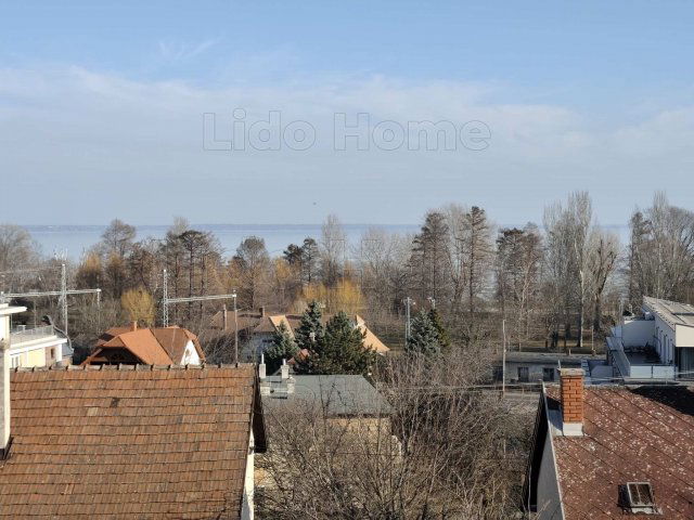 Eladó családi ház, Balatonalmádiban 199 M Ft, 27 szobás