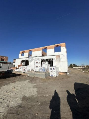 Eladó ikerház, Budapesten, XVIII. kerületben 139.9 M Ft, 4 szobás