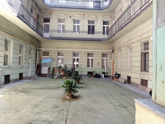 Eladó téglalakás, Budapesten, VII. kerületben, István utcában