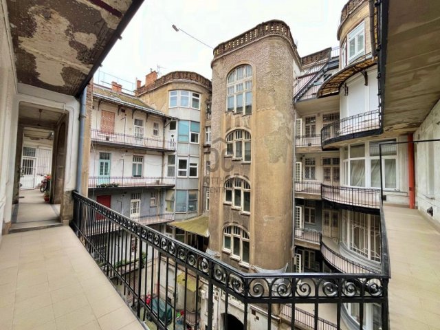 Eladó téglalakás, Budapesten, V. kerületben 179 M Ft, 3 szobás