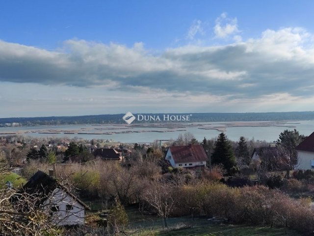 Eladó ikerház, Velencén 119.5 M Ft, 4 szobás