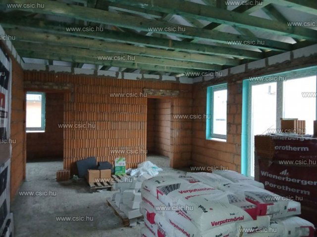 Eladó családi ház, Kiskunlacházán 79.2 M Ft, 5 szobás