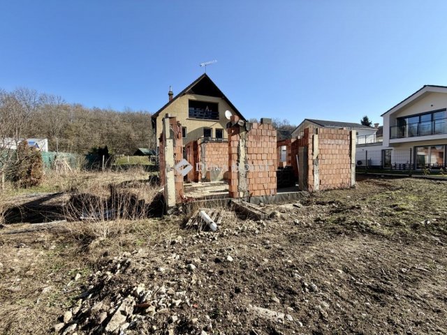 Eladó telek, Szentendrén, Szentlászlói úton 64 M Ft