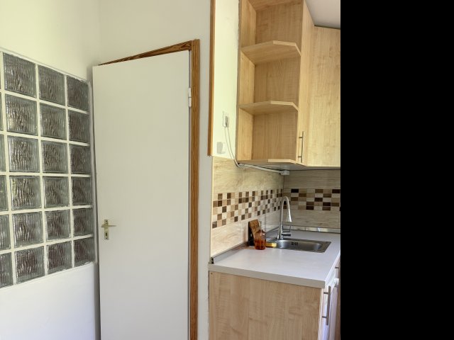 Kiadó panellakás, albérlet, III. kerületben, Váradi utcában