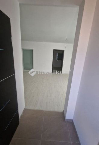 Eladó ikerház, Szigetszentmiklóson 104.9 M Ft, 5 szobás