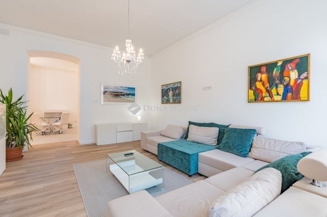 Eladó téglalakás, Budapesten, VI. kerületben 145 M Ft, 3 szobás