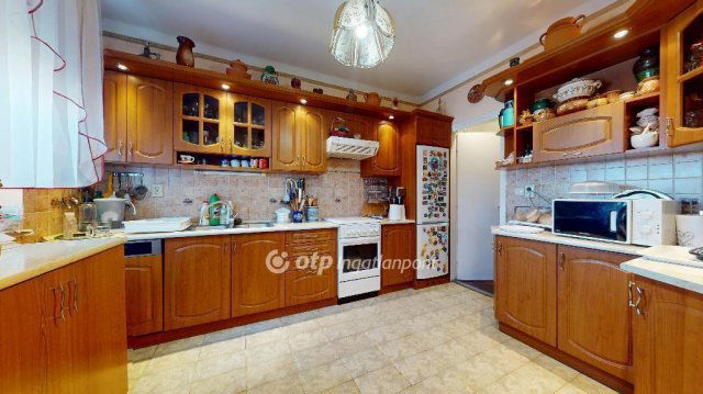 Eladó családi ház, Nyíregyházán 74.5 M Ft, 6 szobás