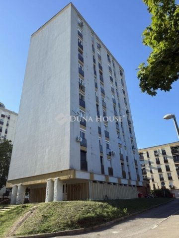 Eladó panellakás, Pécsett 49 M Ft, 2 szobás