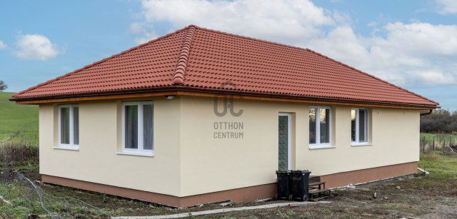 Eladó családi ház, Várpalotán 68 M Ft, 5 szobás