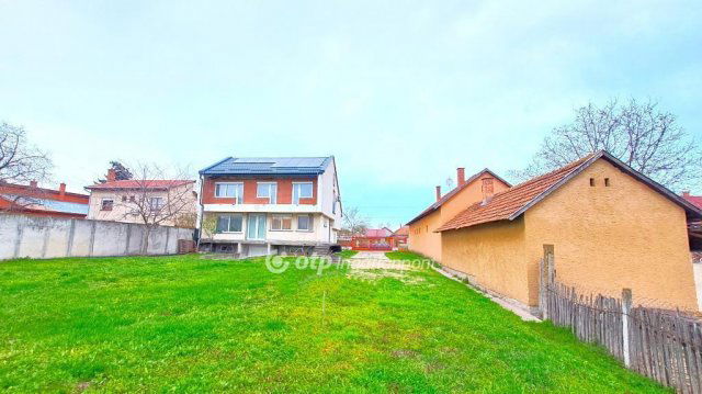Eladó családi ház, Nagykőrösön 79.9 M Ft, 5+2 szobás