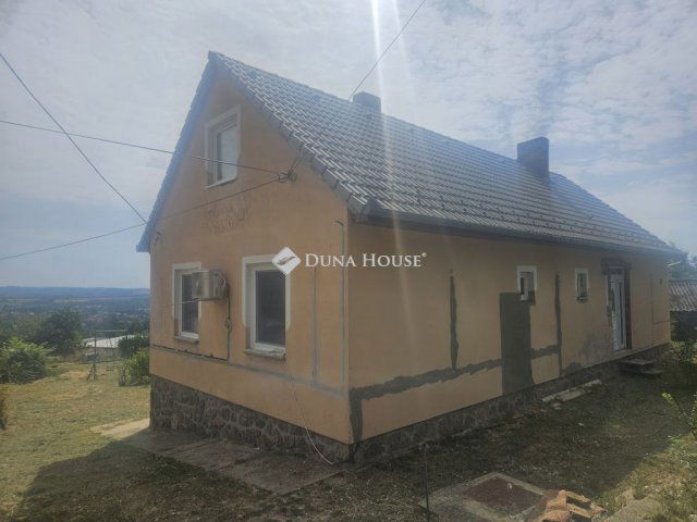Eladó családi ház, Pécsváradon 47 M Ft, 3 szobás