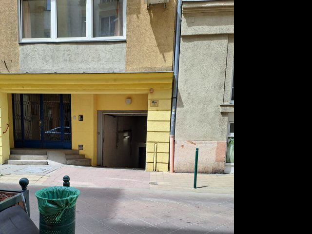 Eladó garázs, Budapesten, IX. kerületben, Páva utcában 8 M Ft