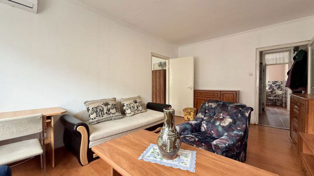 Kiadó panellakás, albérlet, Debrecenben 260 E Ft / hó, 4 szobás