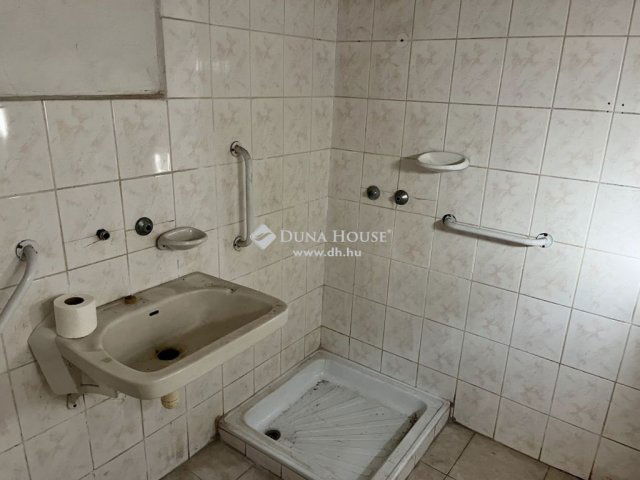 Eladó családi ház, Szigetváron 9.9 M Ft, 3+1 szobás