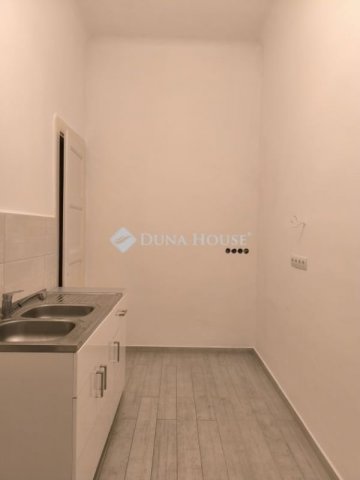 Eladó téglalakás, Budapesten, IX. kerületben 90 M Ft, 2 szobás